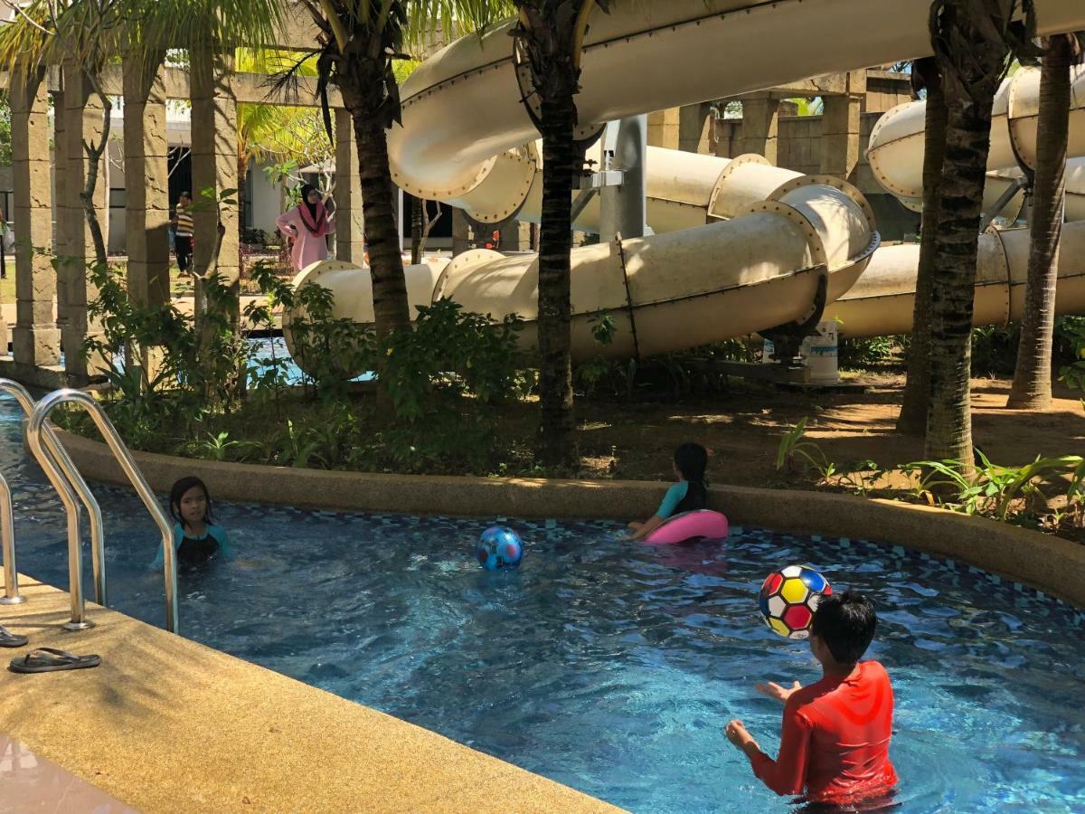 Swiss Garden Residence Pool Sea View Beach Resort Luxury Apartment & Family Suite Куантан Екстериор снимка
