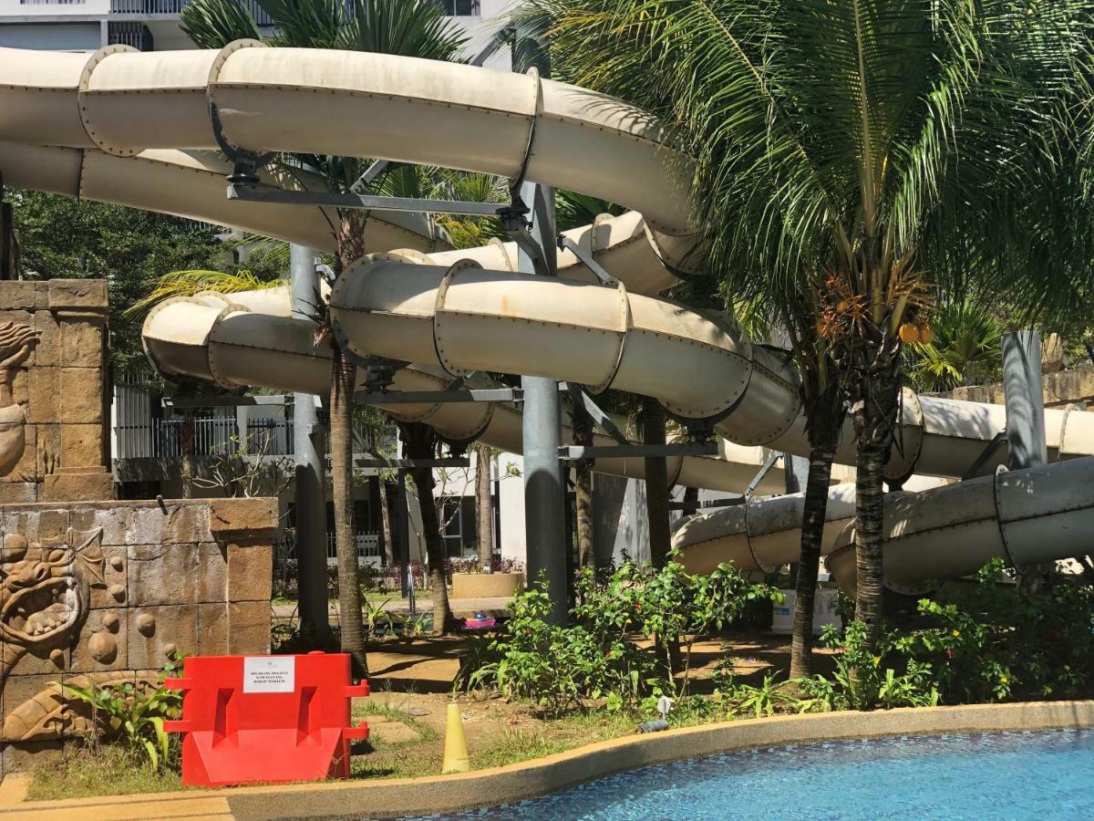 Swiss Garden Residence Pool Sea View Beach Resort Luxury Apartment & Family Suite Куантан Екстериор снимка