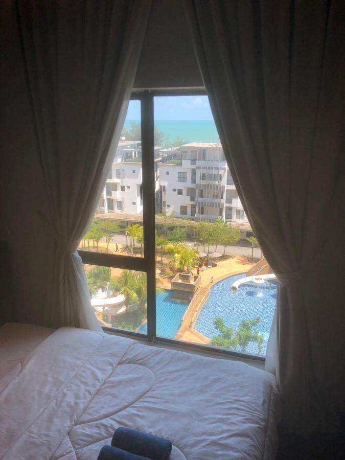 Swiss Garden Residence Pool Sea View Beach Resort Luxury Apartment & Family Suite Куантан Екстериор снимка